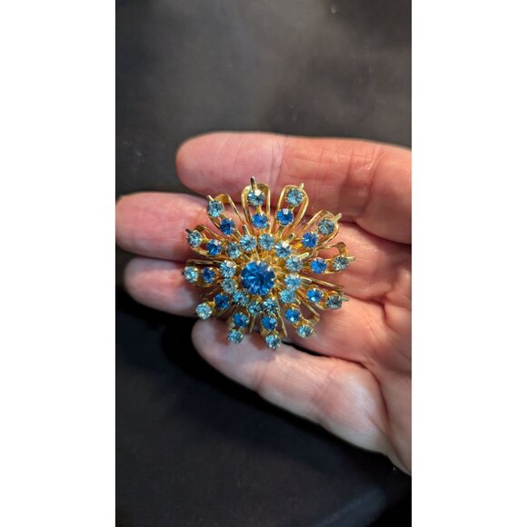 vintage Coro Cosmic Starburst Brooch Pin  Blue  Clear Rhinestones 2" - Picture 2 of 8